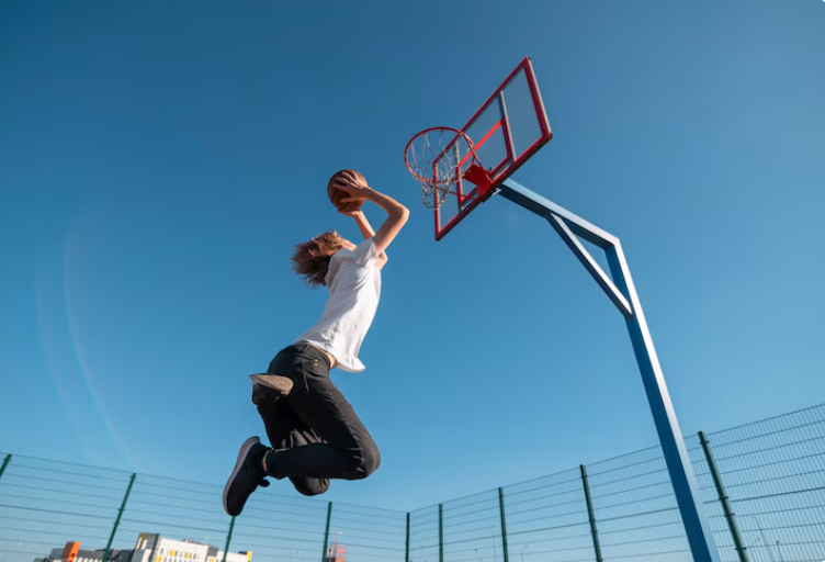 Halva planen, dubbelt så fett: 3x3-basket som exploderar just nu 🔥🏀